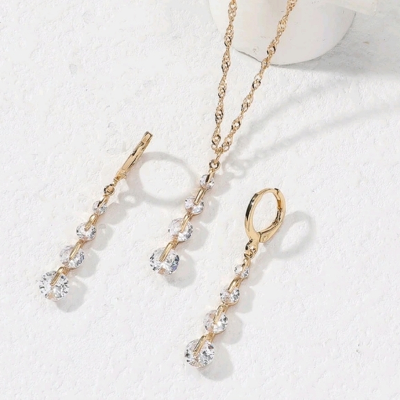 Clear Crystal Waterfall Earrings with Necklace in Gold Singapore Chain Dainty - Picture 4 of 16